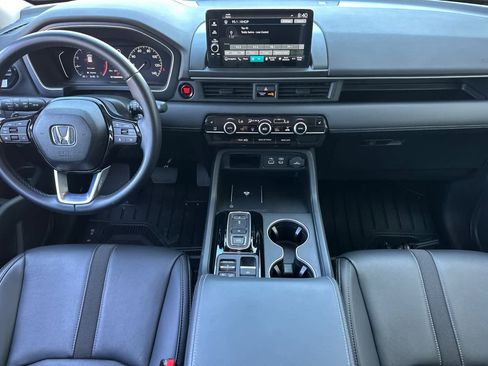 Certified 2025 Honda Pilot Touring image 15