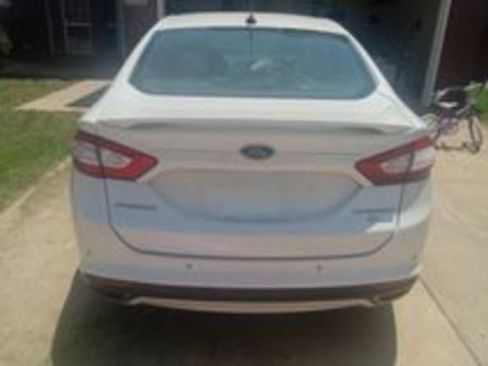 Used 2016 Ford Fusion Titanium FWD image 9
