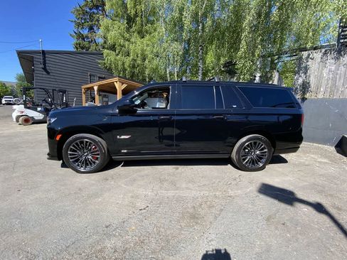 Certified 2024 Cadillac Escalade ESV V w/ LPO, ONYX Package AWD/4WD image 3