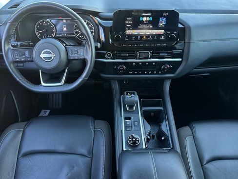 Used 2024 Nissan Pathfinder SL image 26