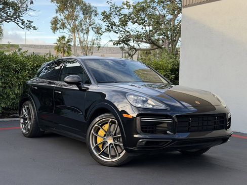Used 2023 Porsche Cayenne Turbo S image 1