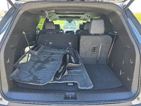 Used 2023 Chevrolet Traverse RS w/ LPO, Floor Liner Package AWD/4WD image 17