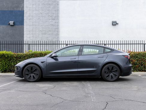 Used 2024 Tesla Model 3 Long Range image 2