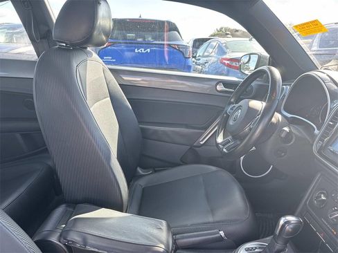 Used 2012 Volkswagen Beetle 2.5 image 18