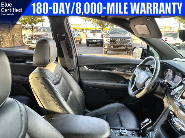 Used 2021 Cadillac XT6 Premium Luxury w/ LPO, ONYX Package FWD image 18