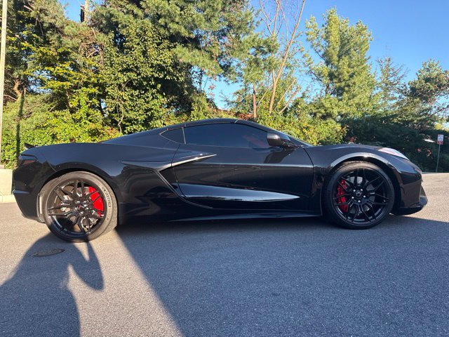 Used 2024 Chevrolet Corvette Z06 RWD image 5