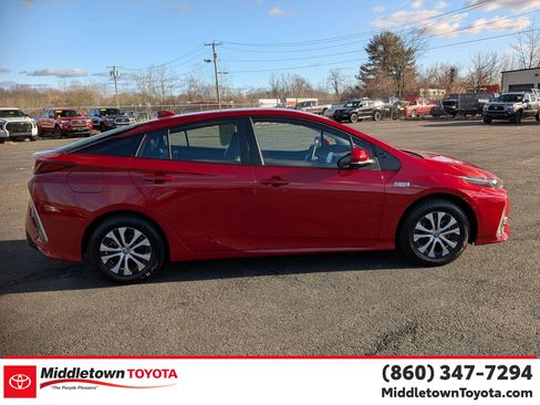 Certified 2021 Toyota Prius Prime Limited image 2