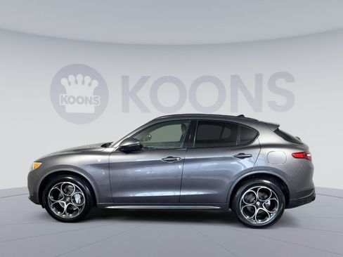 Used 2023 Alfa Romeo Stelvio Ti AWD/4WD image 2