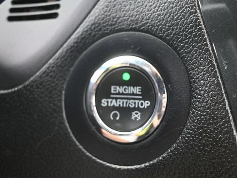Used 2019 Ford Explorer XLT w/ Equipment Group 201A FWD image 21