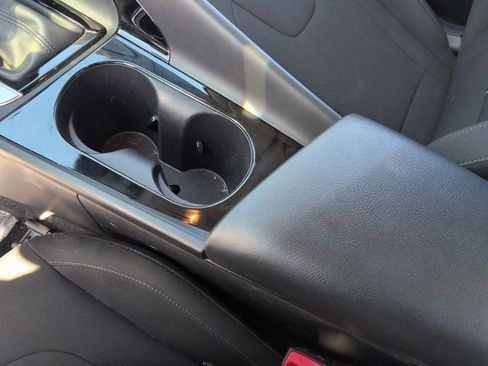 Used 2025 Hyundai Elantra SEL image 21