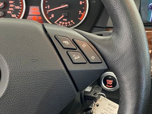 Used 2010 BMW 535i xDrive Wagon image 29