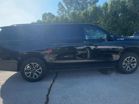 Used 2024 Chevrolet Suburban Z71 w/ Off-Road Capability Package AWD/4WD image 9