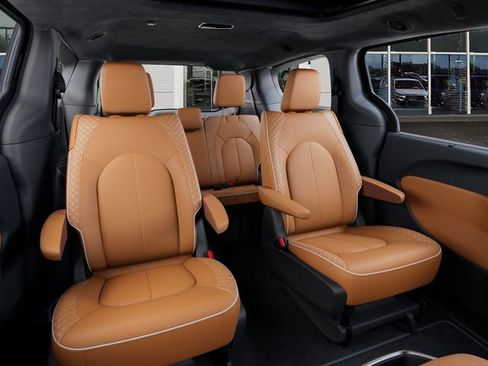 New 2026 Chrysler Pacifica Pinnacle AWD/4WD image 15