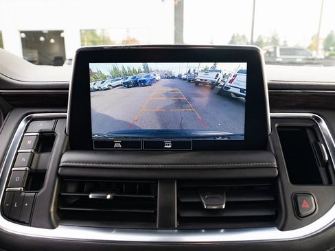 Used 2021 Chevrolet Suburban LT image 14