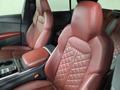 Used 2021 Audi SQ8 Premium Plus w/ SQ8 Black Optic Package image 11