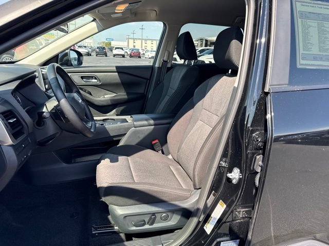 Used 2025 Nissan Rogue SV FWD image 18