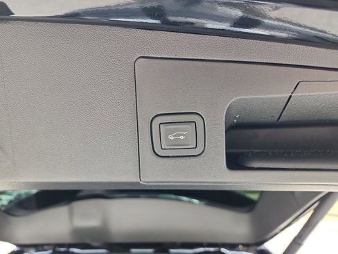 Used 2025 Cadillac XT5 Sportv w/ Technology Package image 12