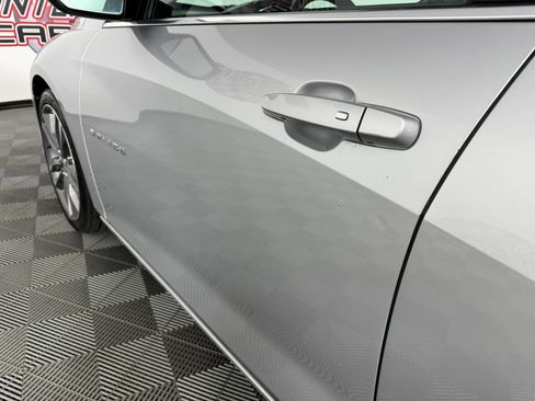 Used 2021 Chevrolet Malibu LT FWD image 24