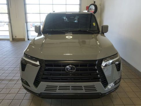 Used 2024 Lexus GX 550 w/ Cold Area Package AWD/4WD image 17