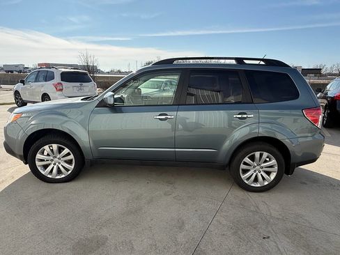 Used 2013 Subaru Forester 2.5X Premium w/ Popular Pkg 3 image 9