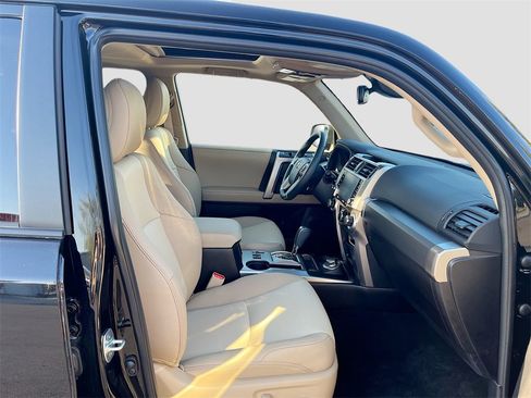 Used 2024 Toyota 4Runner SR5 Premium image 28