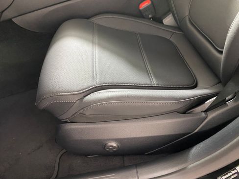 Used 2026 Mercedes-Benz C 300 4MATIC Sedan image 13