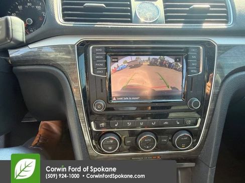 Used 2017 Volkswagen Passat 1.8T SE FWD image 12
