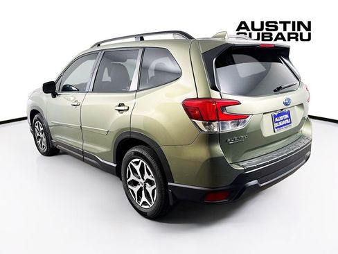 Used 2020 Subaru Forester Premium image 5