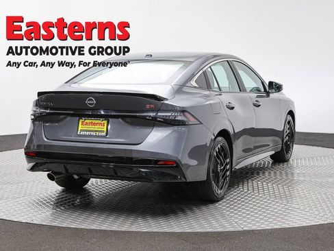 Used 2026 Nissan Sentra SR w/ Floor Mat Package FWD image 5