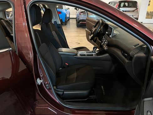 Used 2025 Nissan Sentra SV FWD image 35