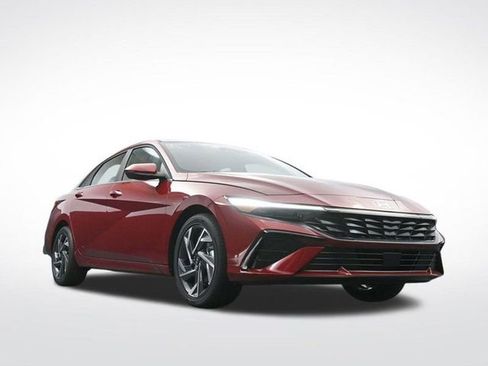 Used 2025 Hyundai Elantra SEL image 29