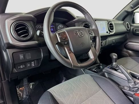 Used 2020 Toyota Tacoma TRD Off-Road AWD/4WD image 18