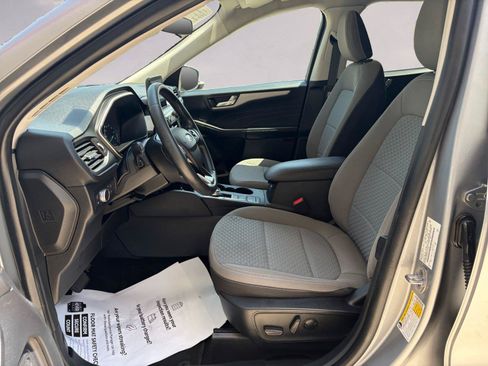 Used 2021 Ford Escape SE w/ SE Sport Appearance Package FWD image 9