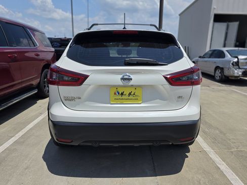Used 2021 Nissan Rogue Sport SL FWD image 6