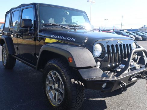 Used 2014 Jeep Wrangler Unlimited Rubicon w/ Connectivity Group AWD/4WD image 28
