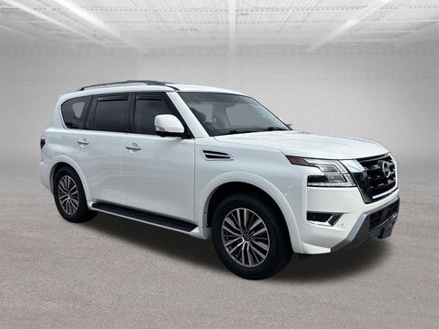 Used 2023 Nissan Armada SL w/ Captain's Chairs Package RWD image 2