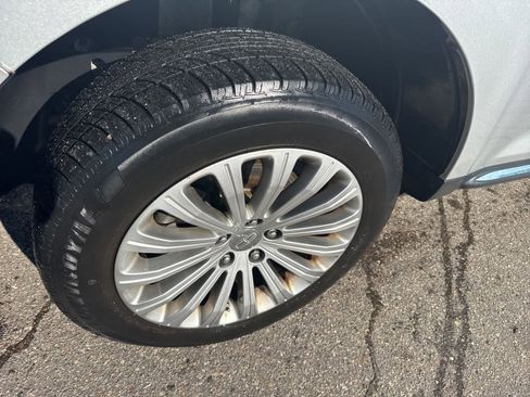 Used 2011 Lincoln MKX AWD image 9