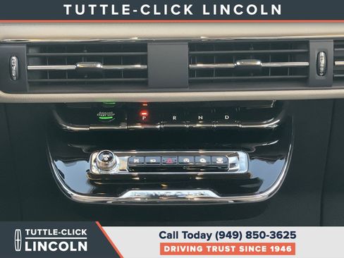 New 2025 Lincoln Corsair Reserve w/ Equipment Group 202A image 13