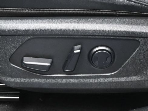 Used 2025 Kia Sportage EX FWD image 12