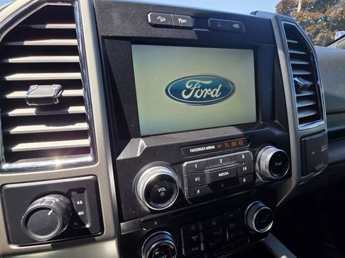 Used 2015 Ford F150 Lariat w/ Equipment Group 502A Luxury AWD/4WD image 20