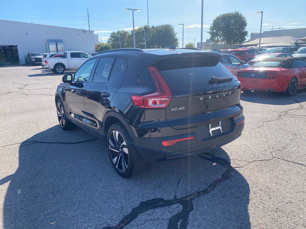 Used 2024 Volvo XC40 B5 Ultimate w/ Protection Package Premier AWD/4WD image 7