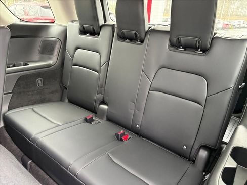 Certified 2025 Nissan Pathfinder Platinum w/ Cargo Package image 22