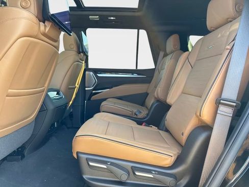 New 2026 Cadillac Escalade Luxury w/ LPO, Radiant Package AWD/4WD image 15