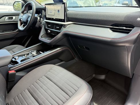 Certified 2025 Ford Explorer ST-Line w/ Premium Package RWD image 15
