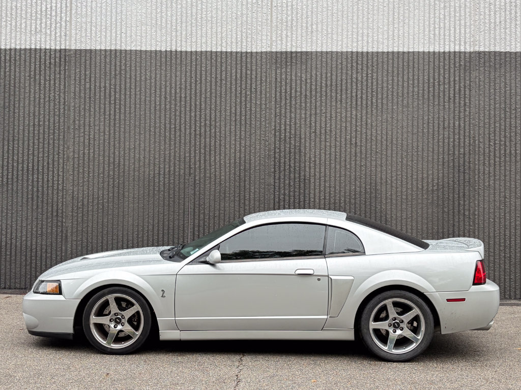 Used 2004 Ford Mustang Cobra RWD image 4