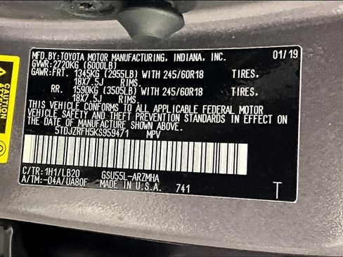Used 2019 Toyota Highlander XLE AWD/4WD image 34