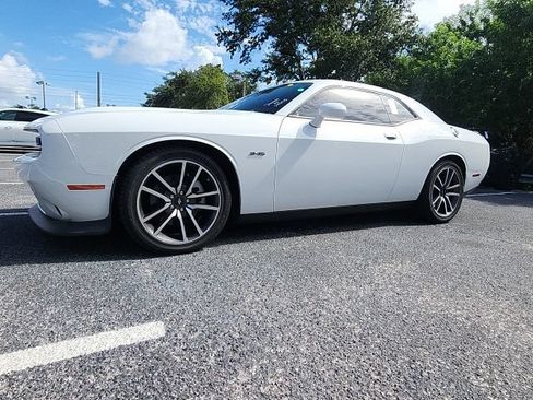 Used 2023 Dodge Challenger R/T RWD image 1