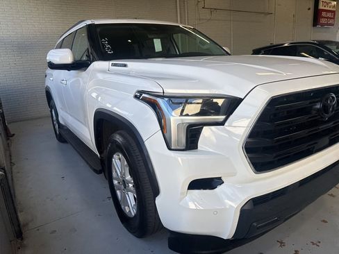 Used 2023 Toyota Sequoia SR5 image 3