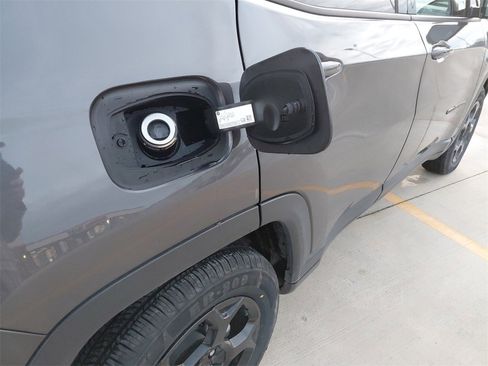 Used 2024 Jeep Compass Trailhawk w/ Trailhawk Convenience Group image 22