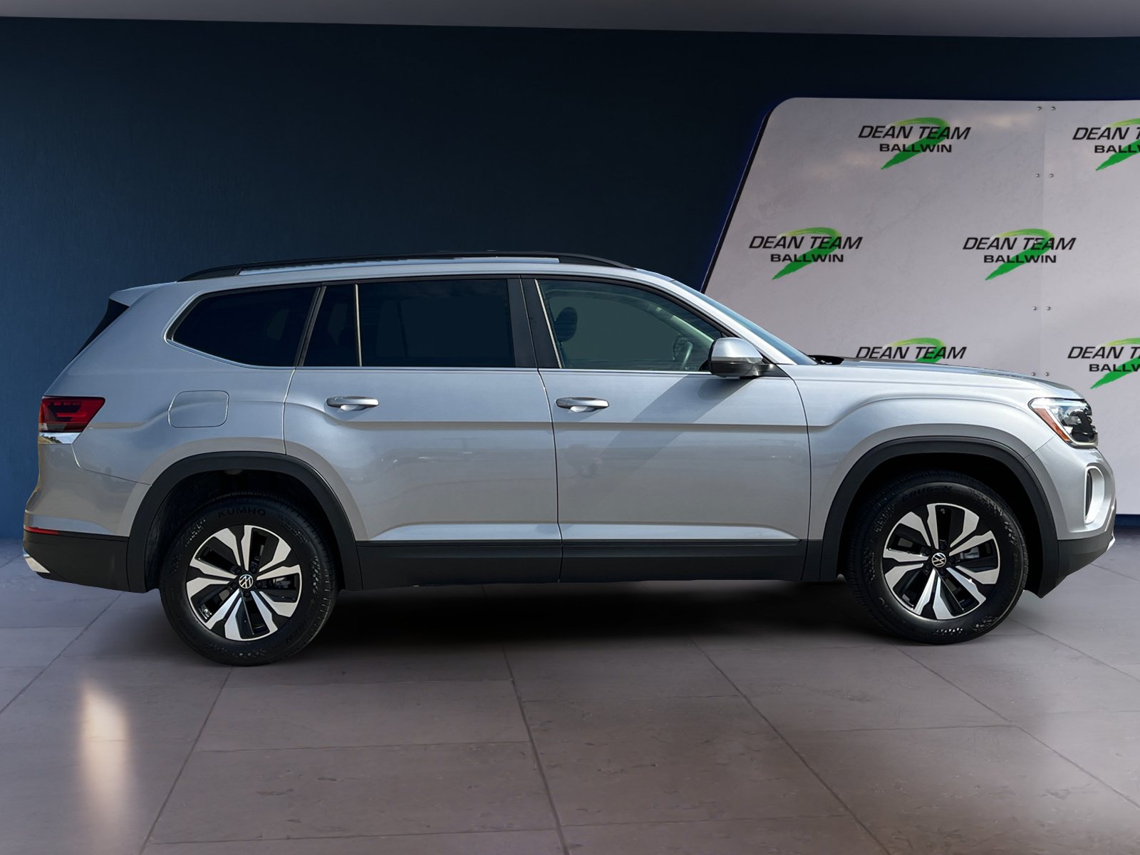 Certified 2025 Volkswagen Atlas SE AWD/4WD image 10